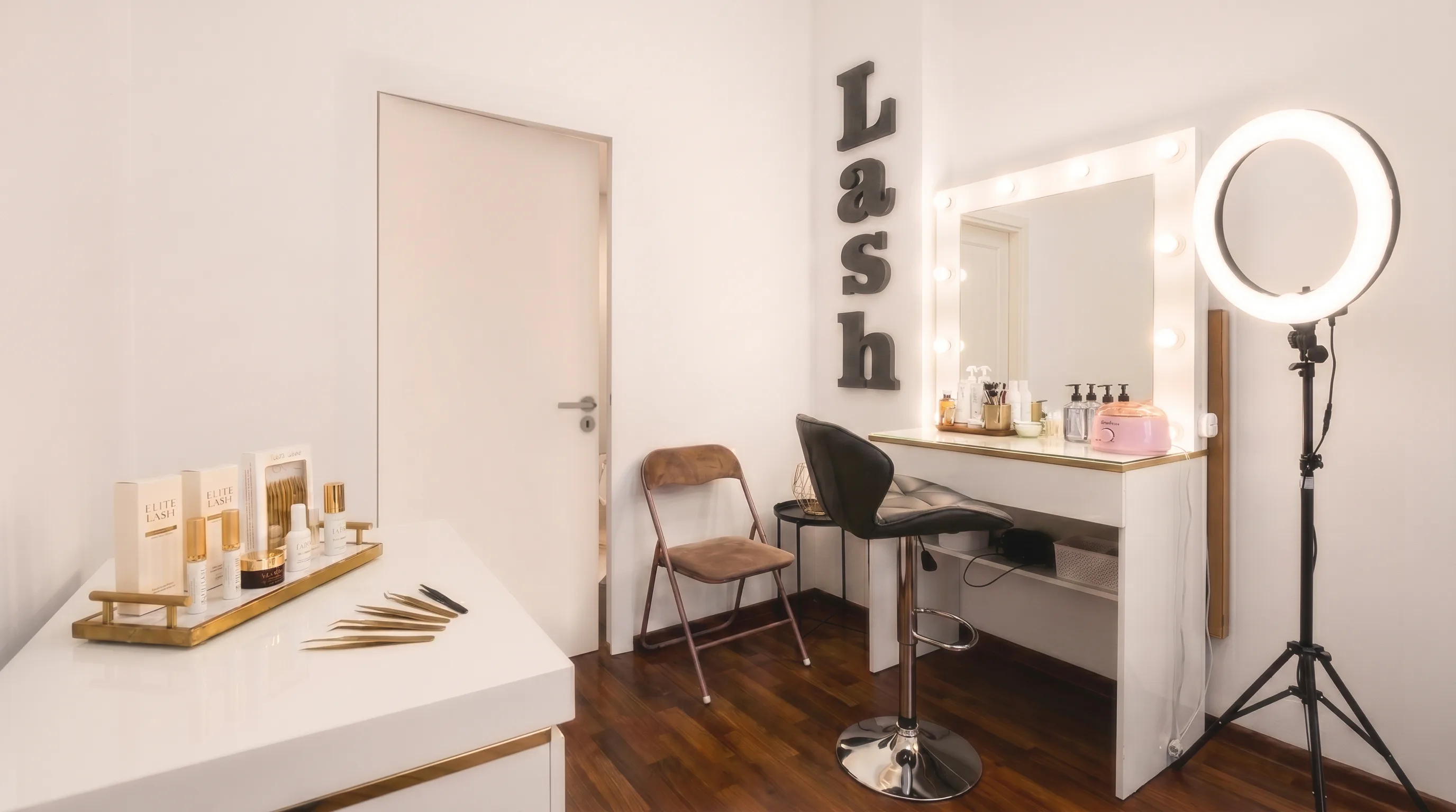 Світлий камерний простір студії beautystudio_zp